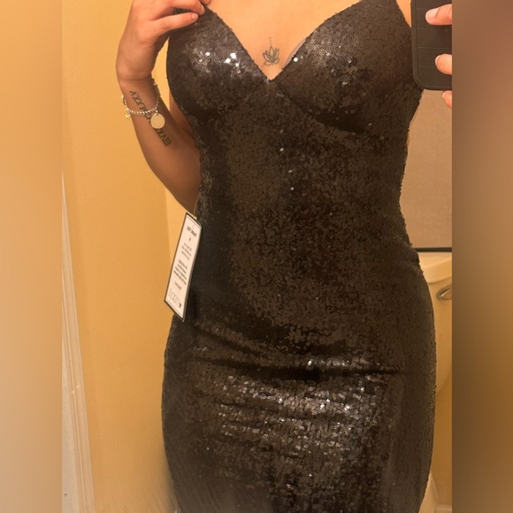 Beautiful brand new open-back sequin prom dress! - Picture 6 of 6